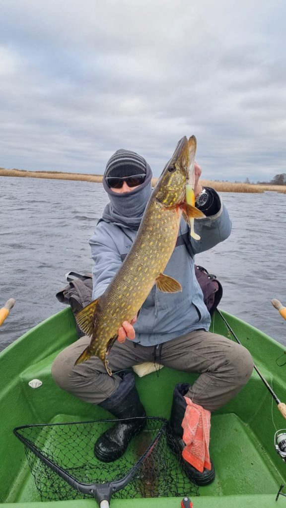 boat rental and fishing in Lake Babīte